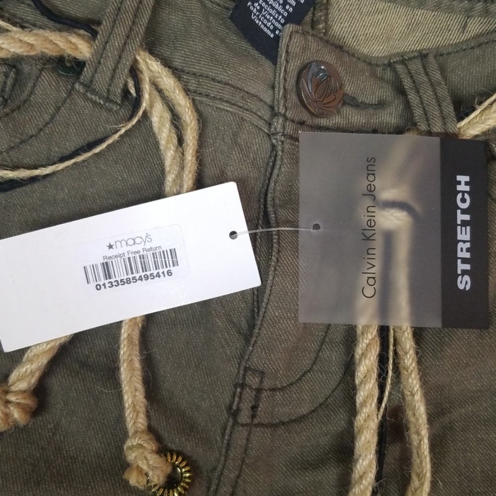 Calvin Klein  Capris with belt - Picture 6 of 6